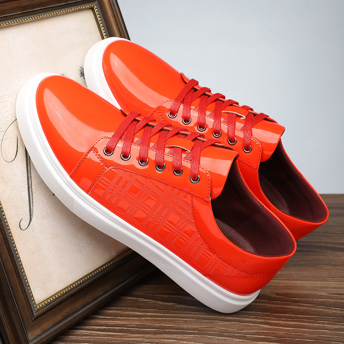 Sapatos de couro elegantes