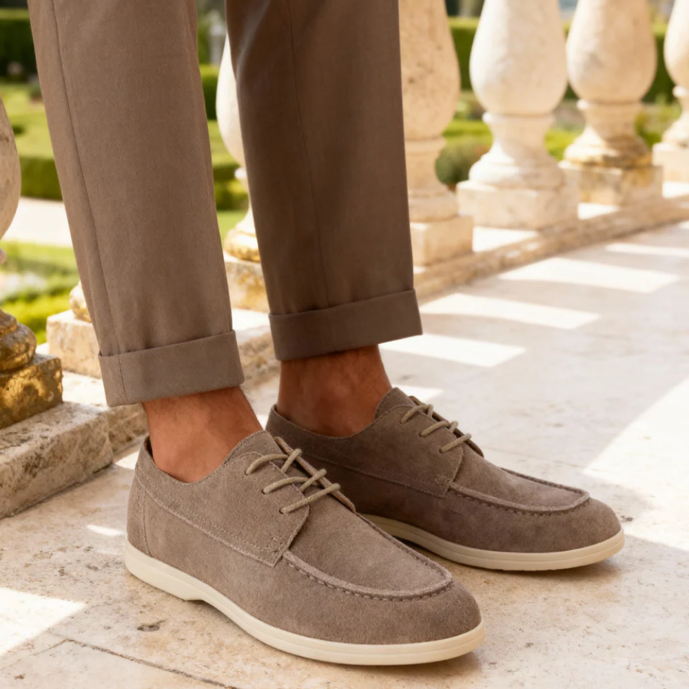 Sapatos elegantes de camurça