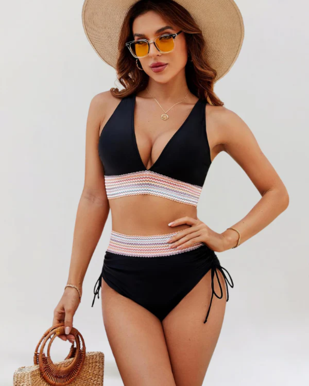 Biquíni que cobre a barriga
