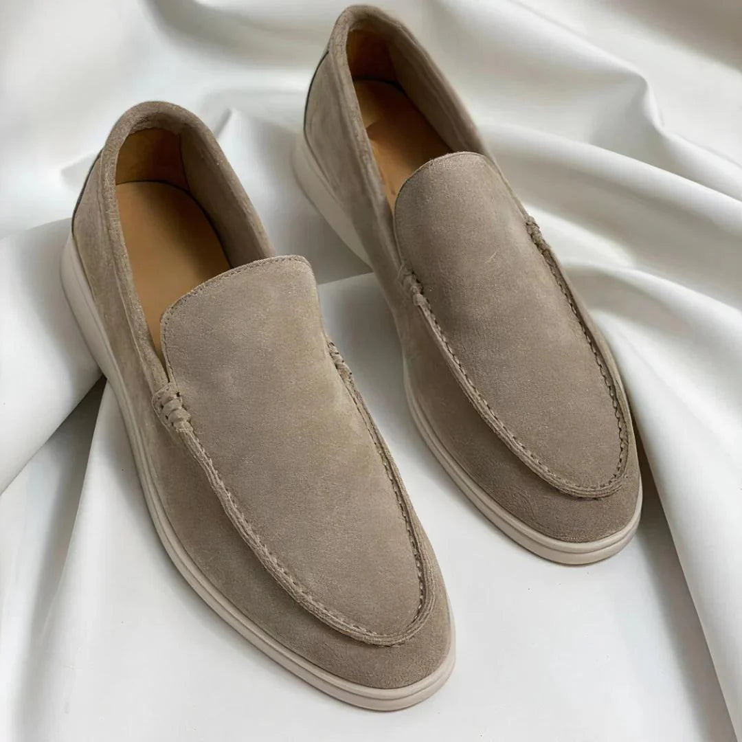 Elegantes mocassins de camurça