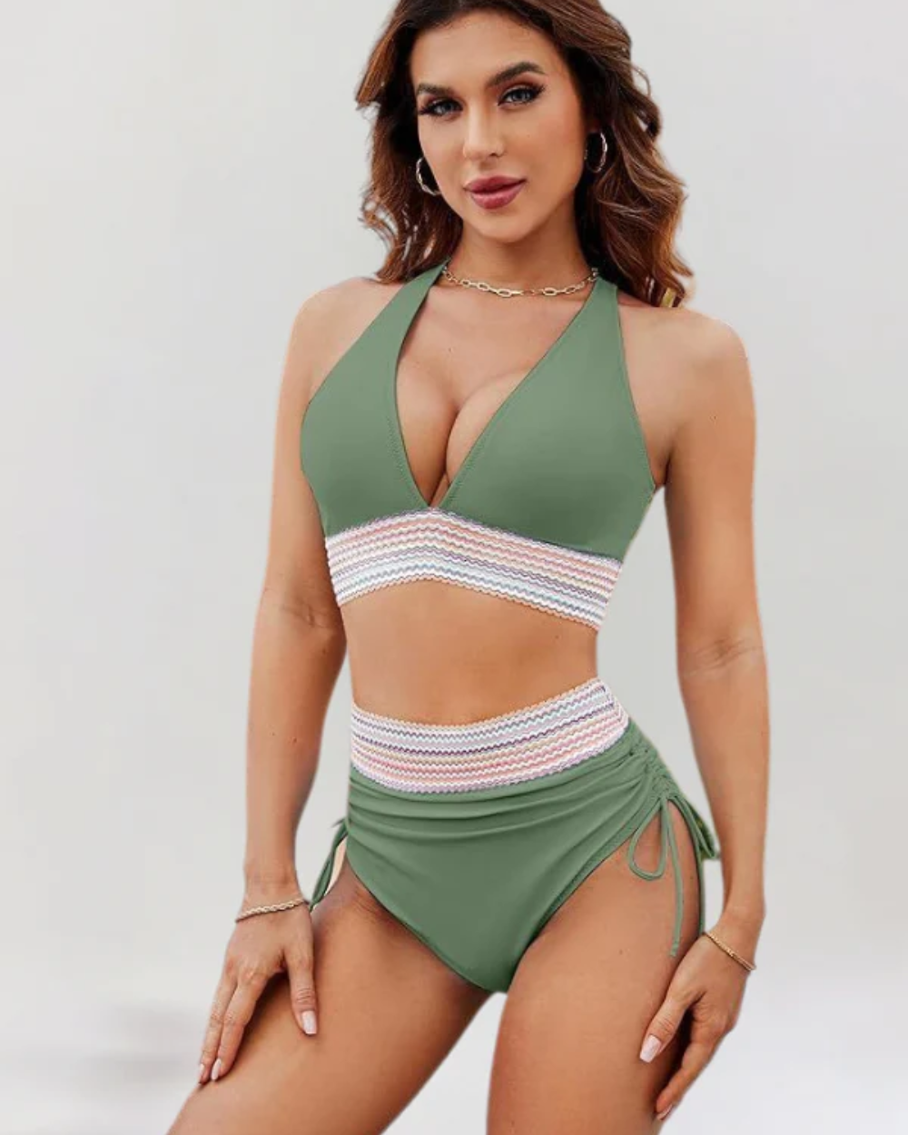 Biquíni que cobre a barriga