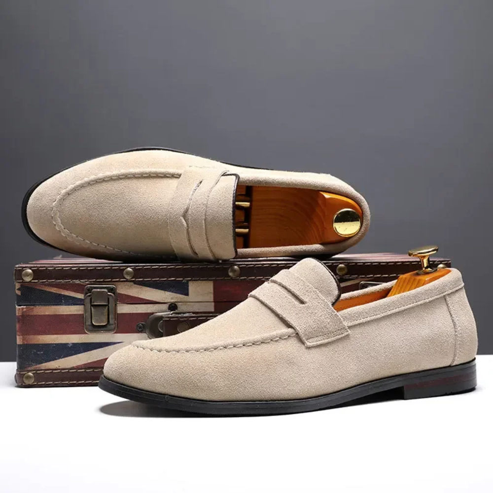 Mocassins de verão em camurça