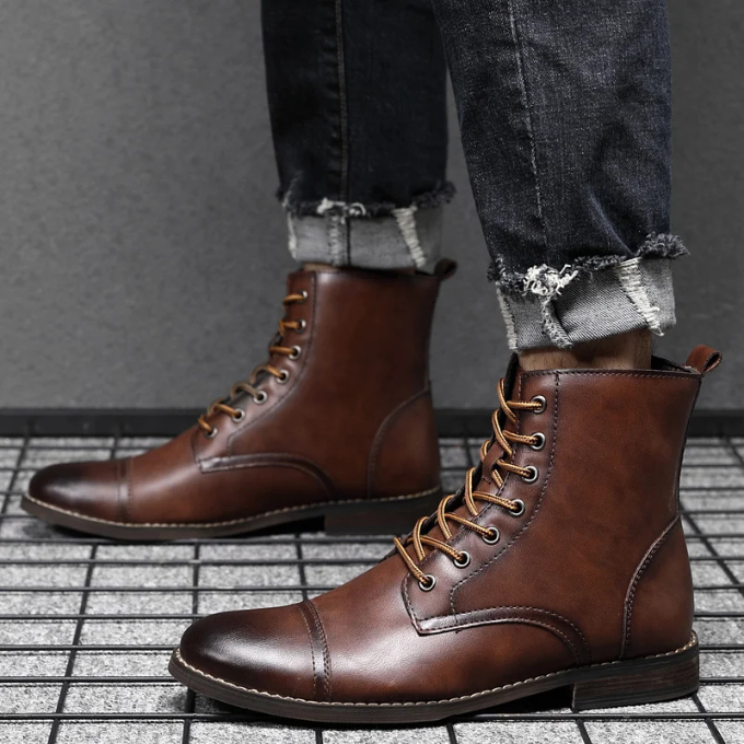 Botas de couro elegantes