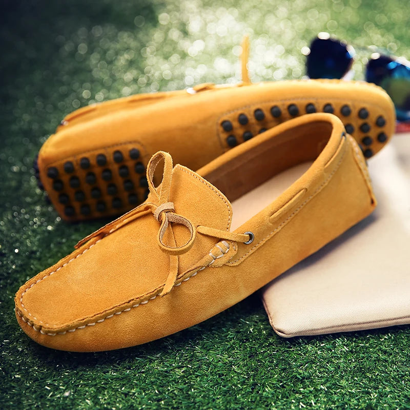 Mocassins casuais de verão em camurça