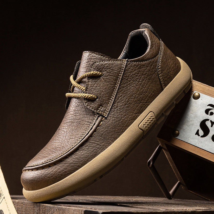 Sapatos de couro chiques