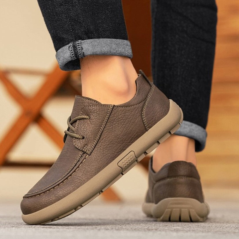 Sapatos de couro chiques