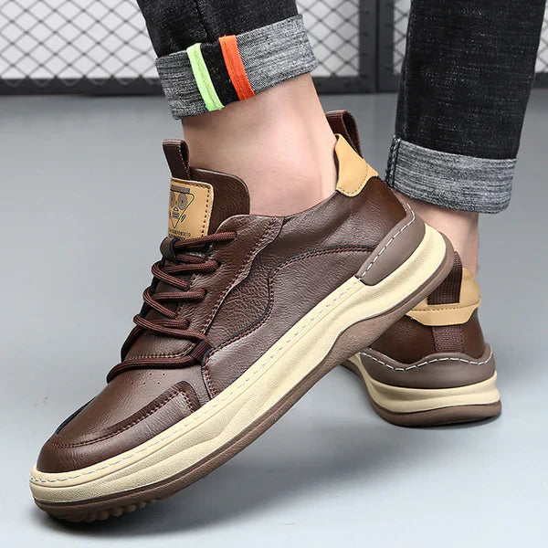 Sapatos de couro de sola alta