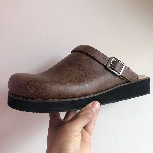 Tamancos de estilo antigo