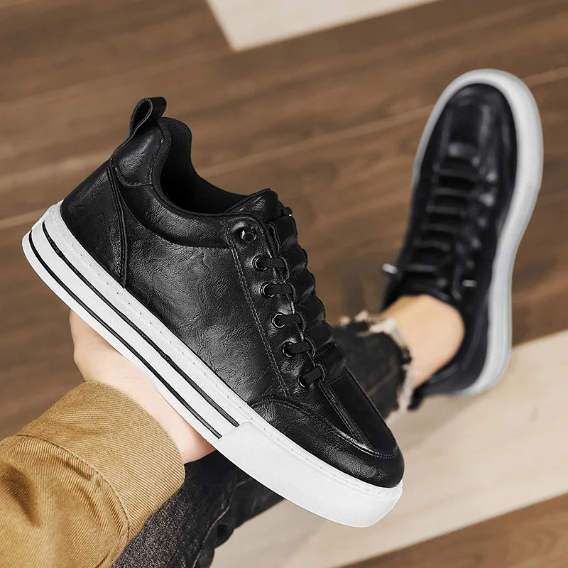 Sapatos de couro elegantes