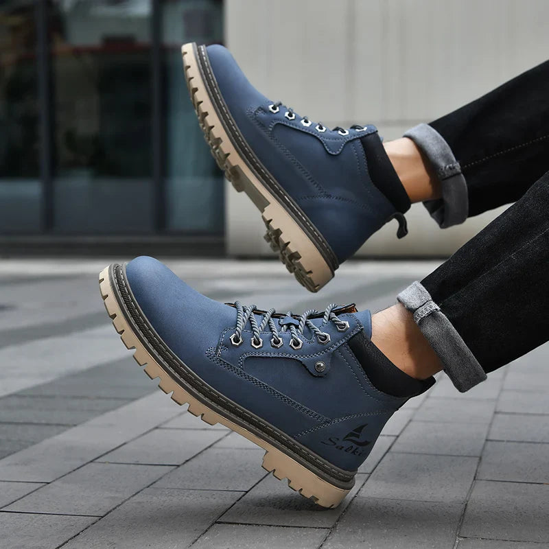 Botas de couro elegantes