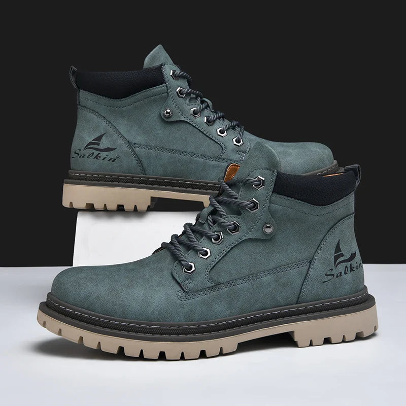 Botas de couro elegantes