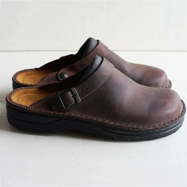 Tamancos de estilo antigo