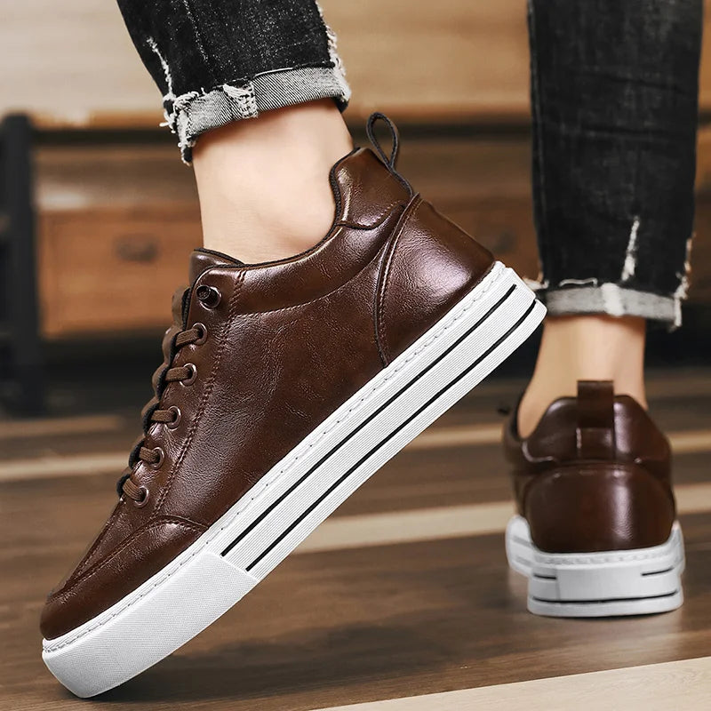 Sapatos de couro elegantes