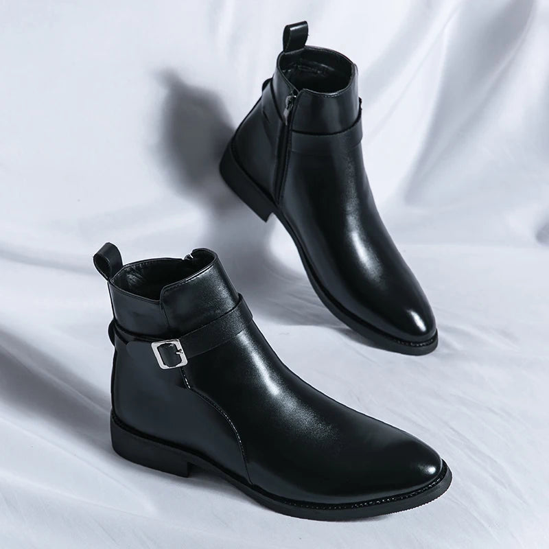 Botas elegantes de couro até ao tornozelo