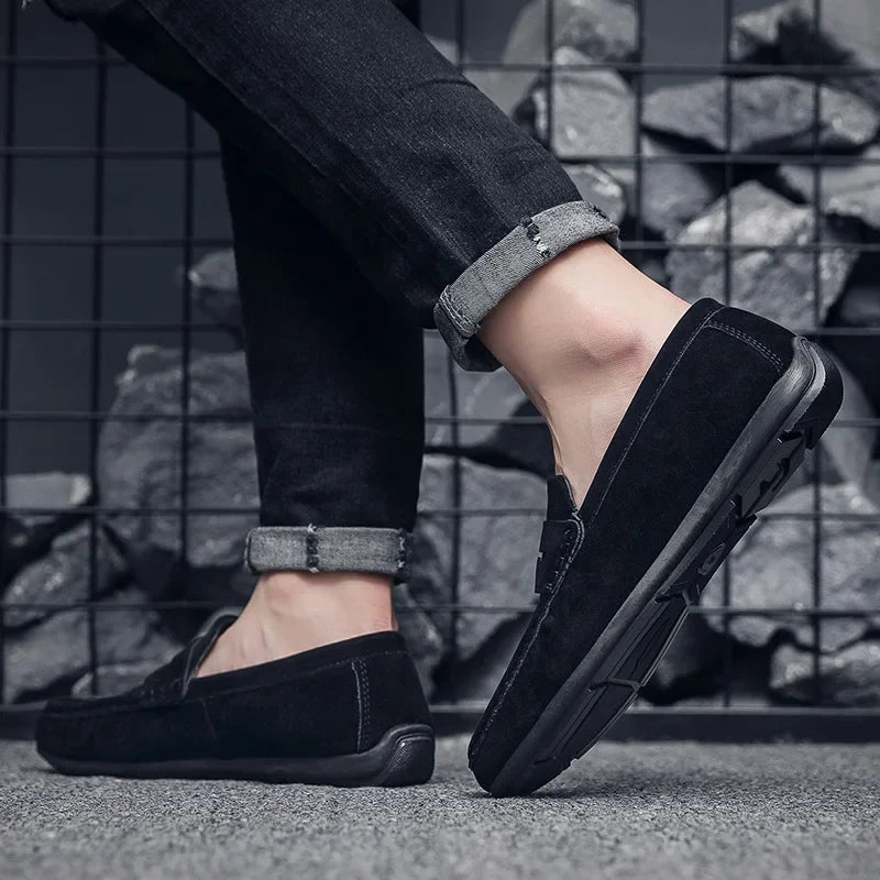 Mocassins leves de camurça para homem
