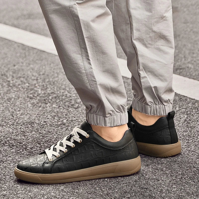 Sapatos elegantes em couro genuíno