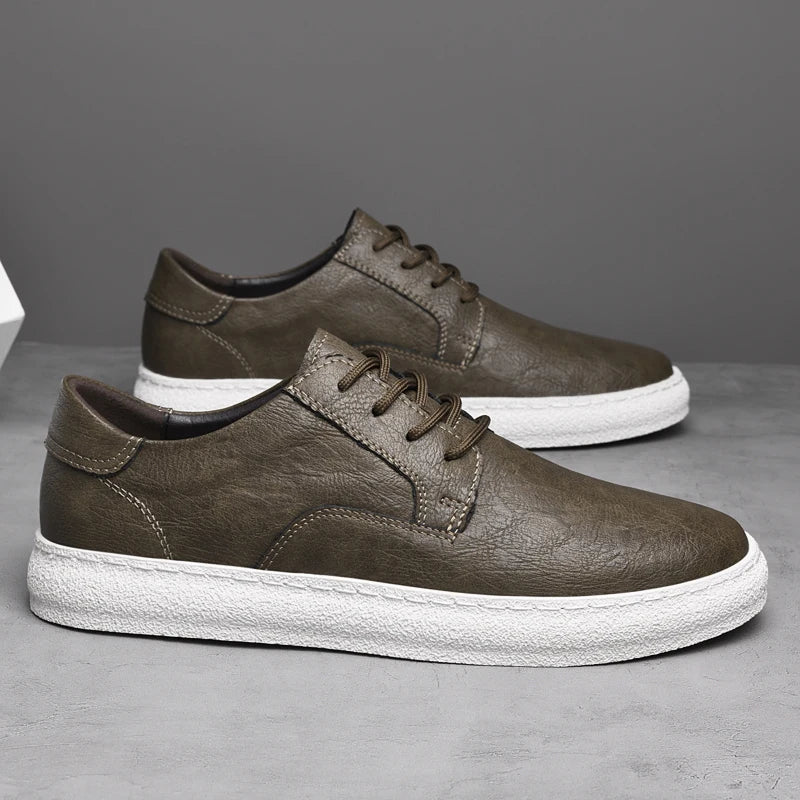 Sapatos de couro elegantes