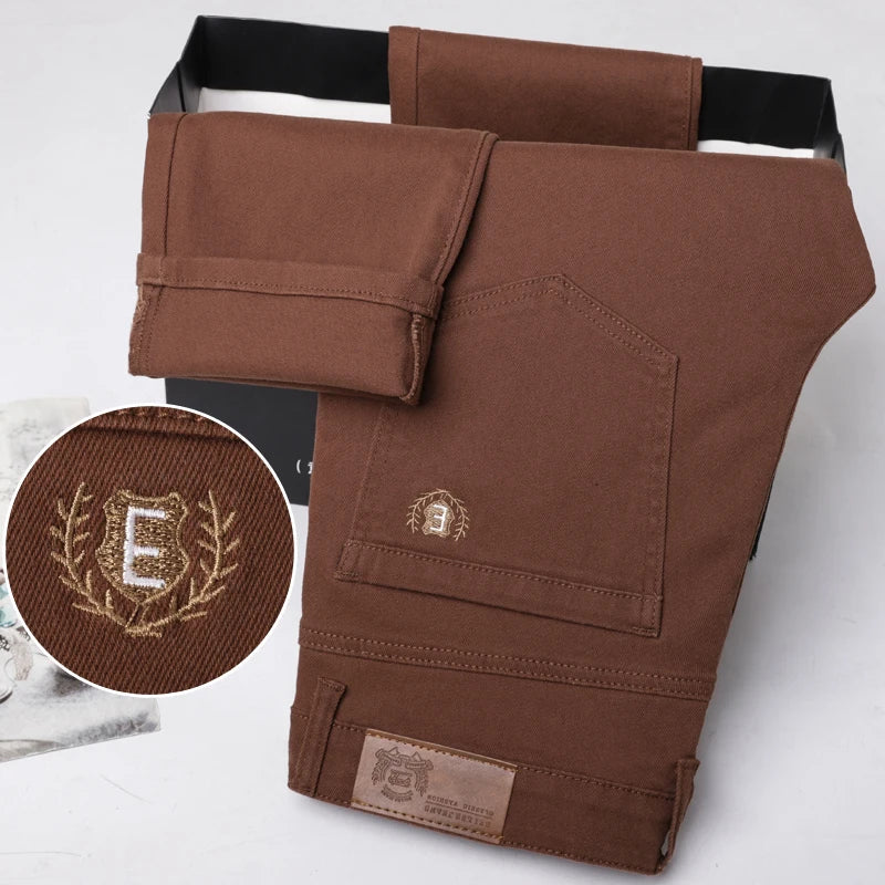 Calças de ganga elegantes em denim elástico