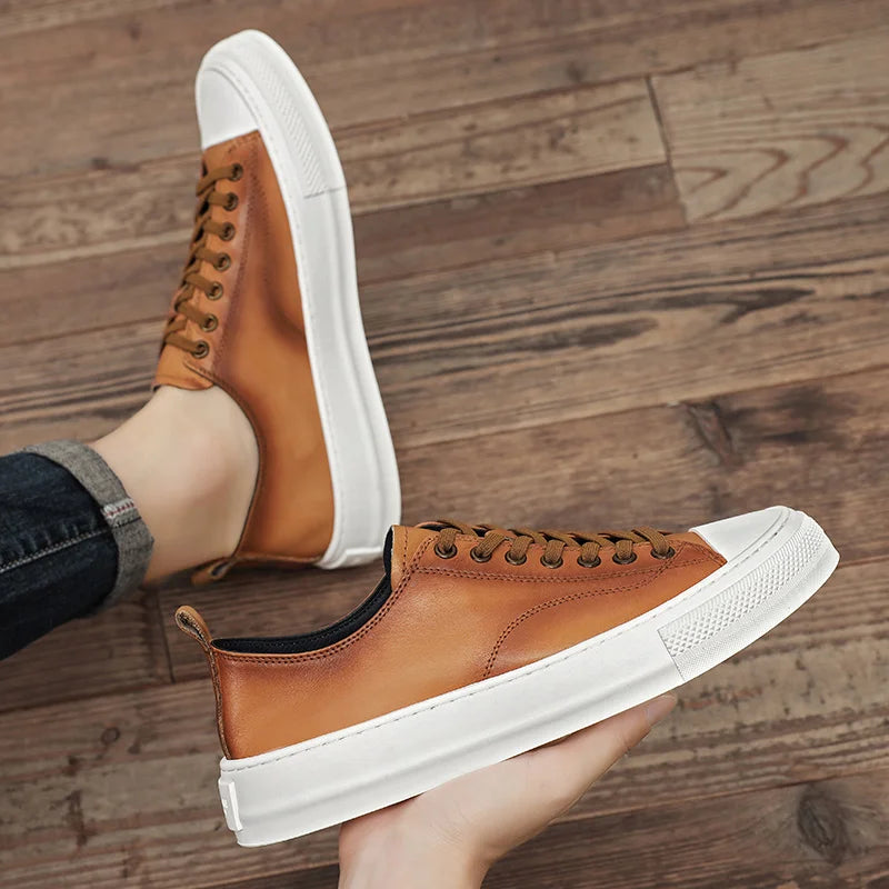 Sapatos de couro elegantes