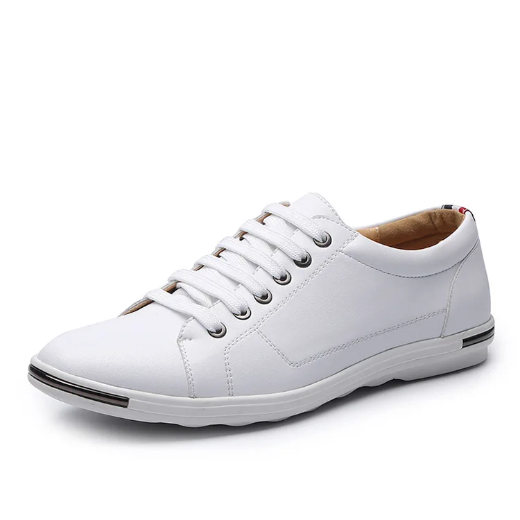 Sapatos de couro elegantes
