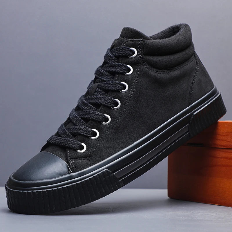 Sapatos elegantes de camurça alta