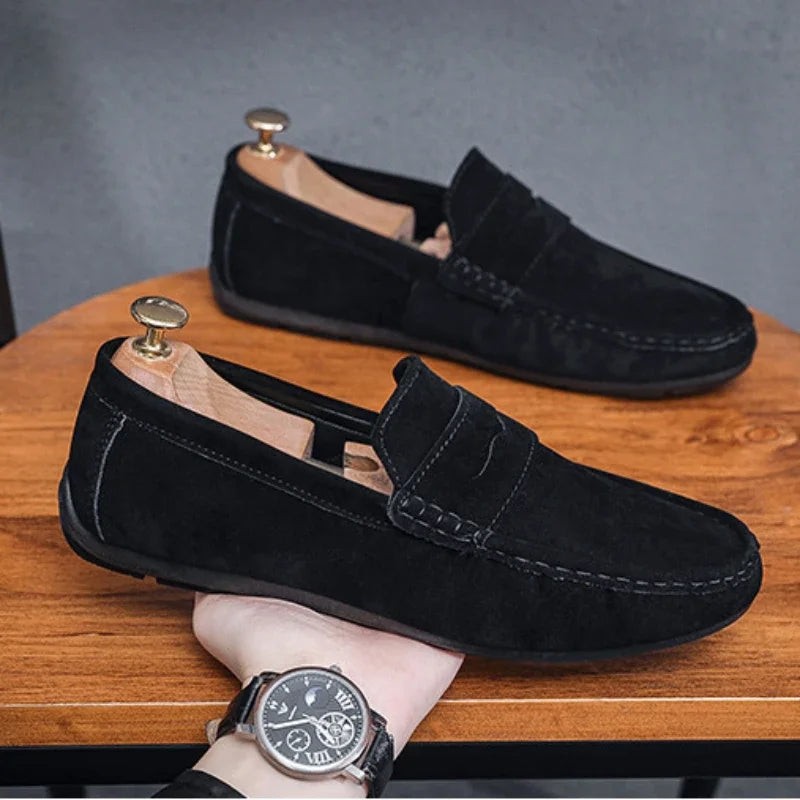 Mocassins leves de camurça para homem
