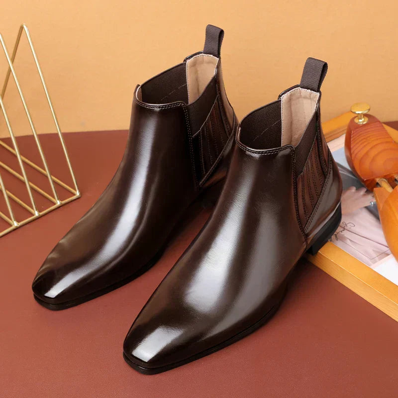 Botas de couro elegantes