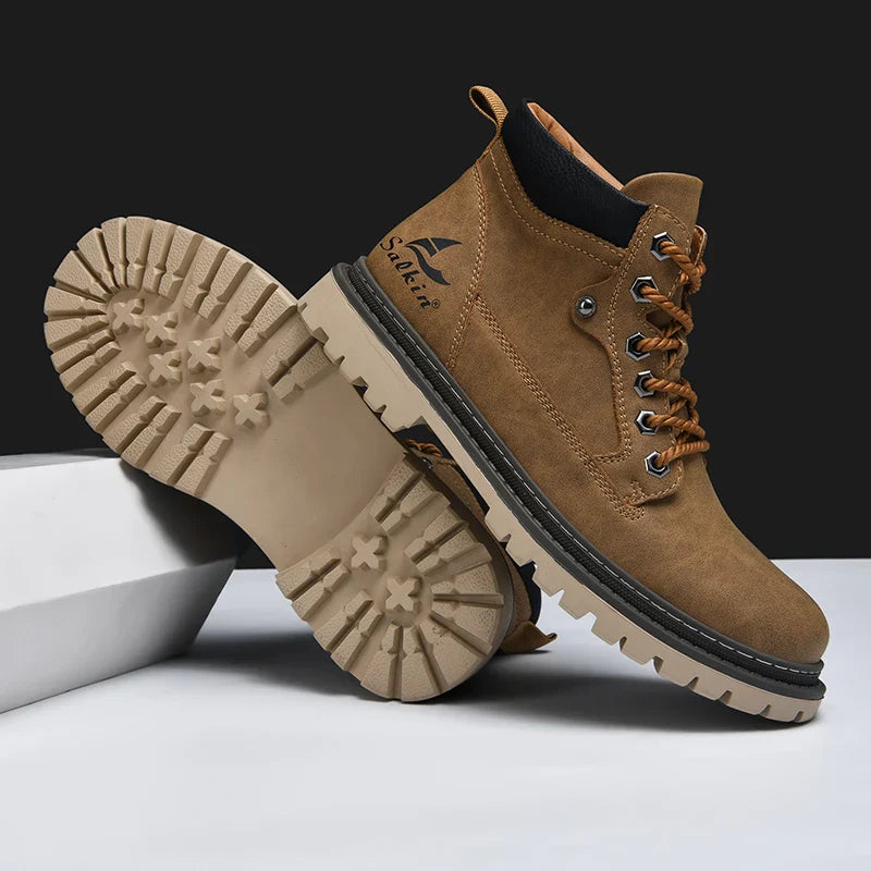 Botas de couro elegantes