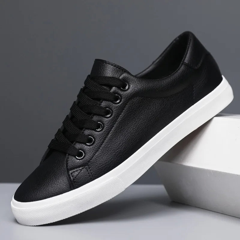Sapatos clássicos em pele