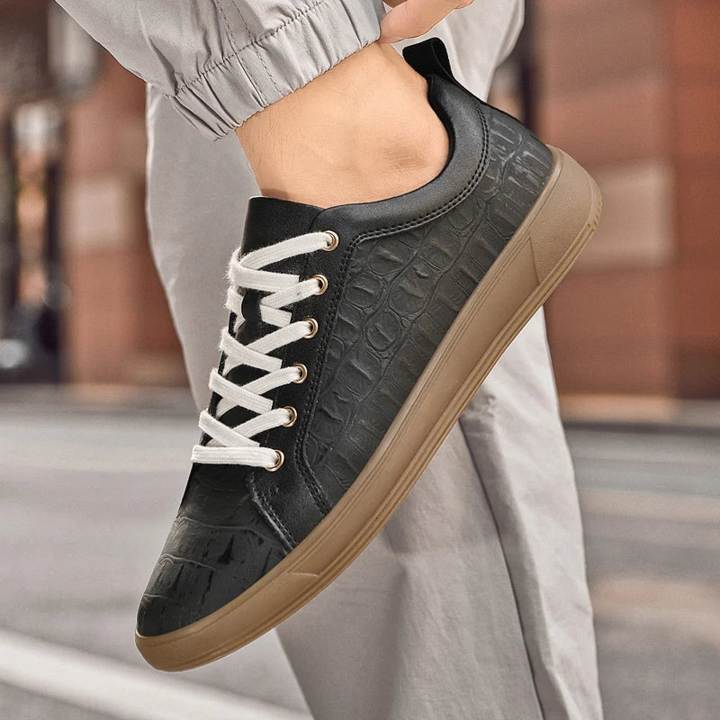 Sapatos elegantes em couro genuíno