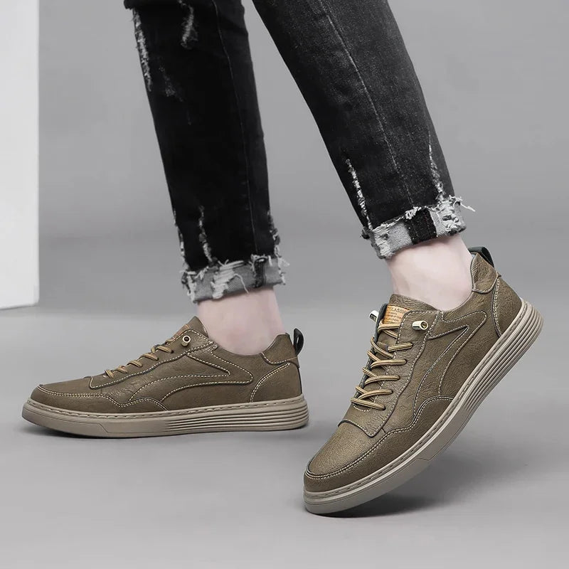 Sapatos de couro elegantes