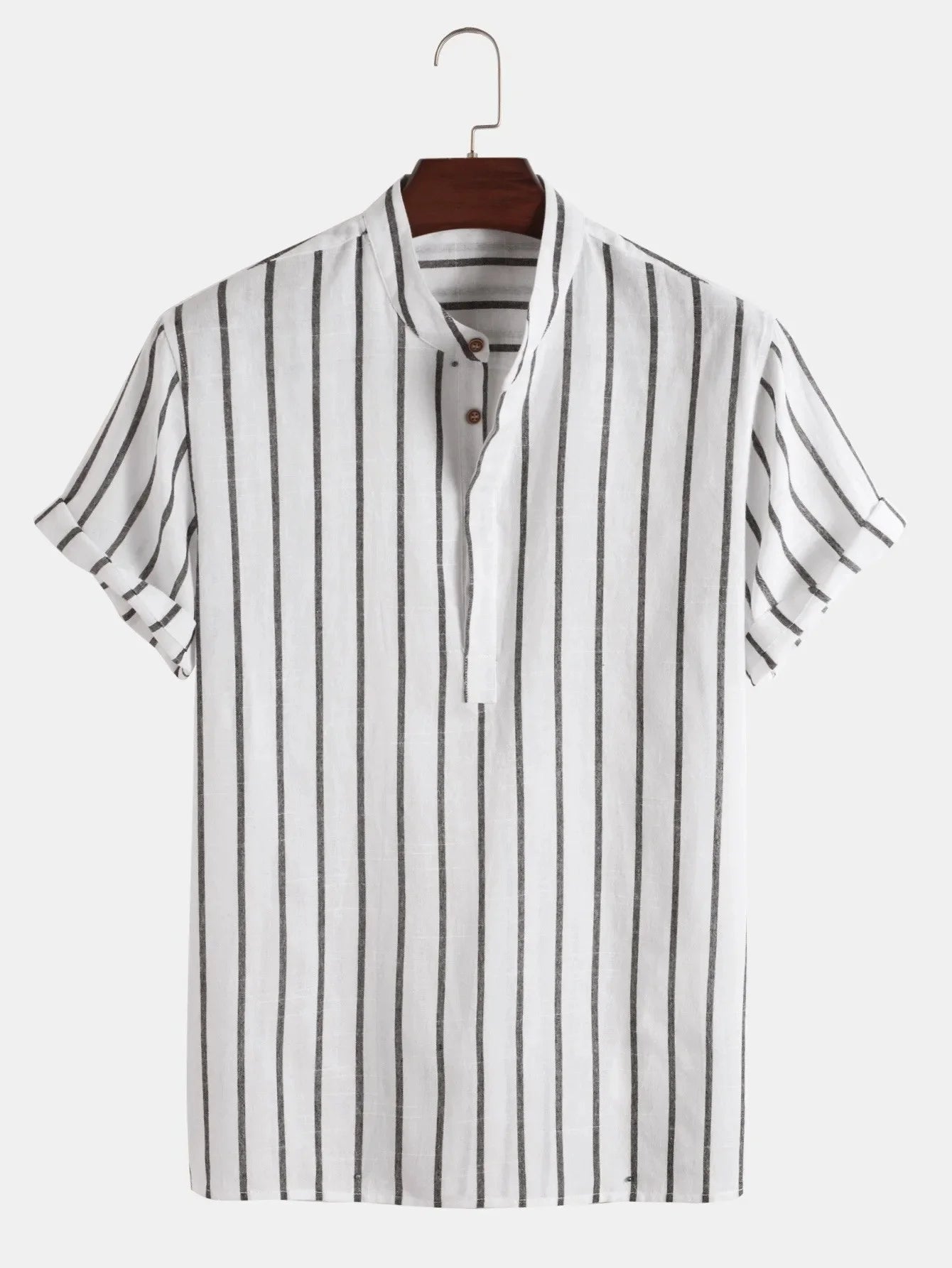 Camisa elegante de manga curta às riscas