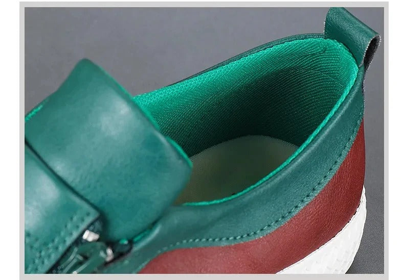 Sapatos de couro com fecho
