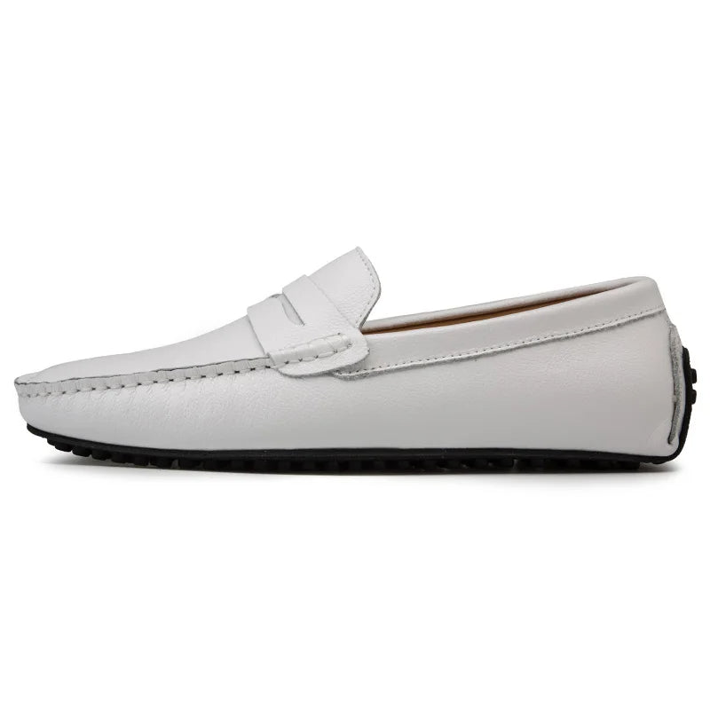 Mocassins casuais de verão em pele