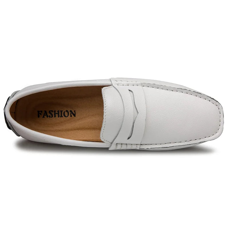 Mocassins casuais de verão em pele