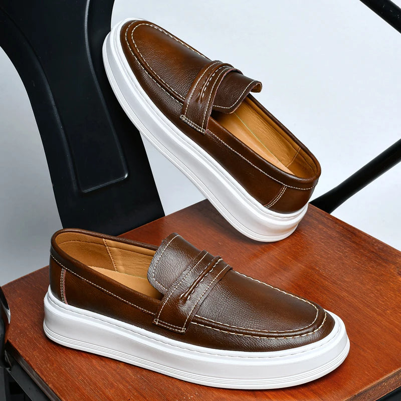 Sapatos de barco em pele