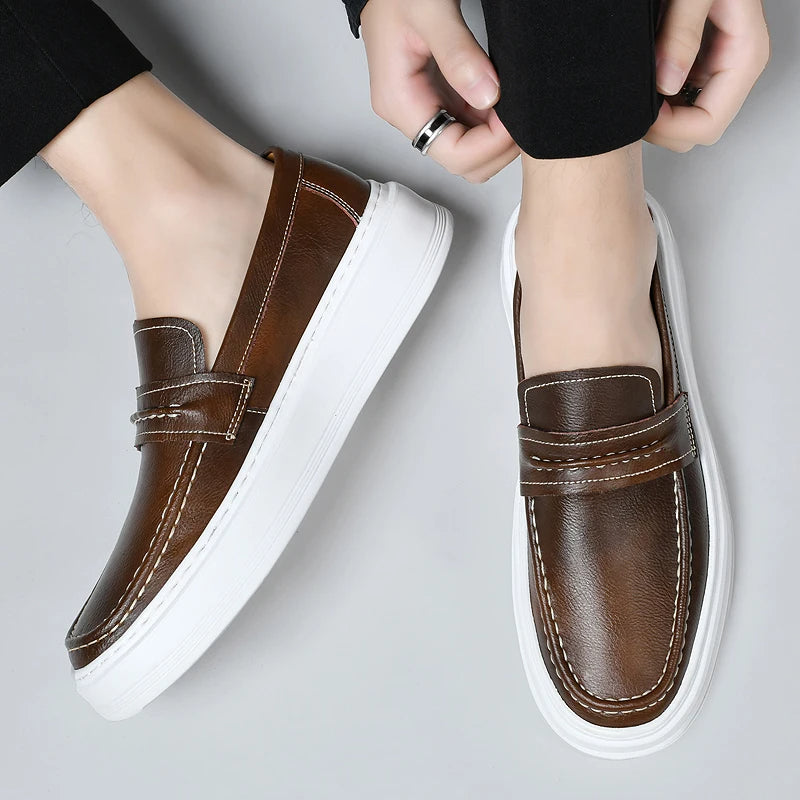 Sapatos de barco em pele