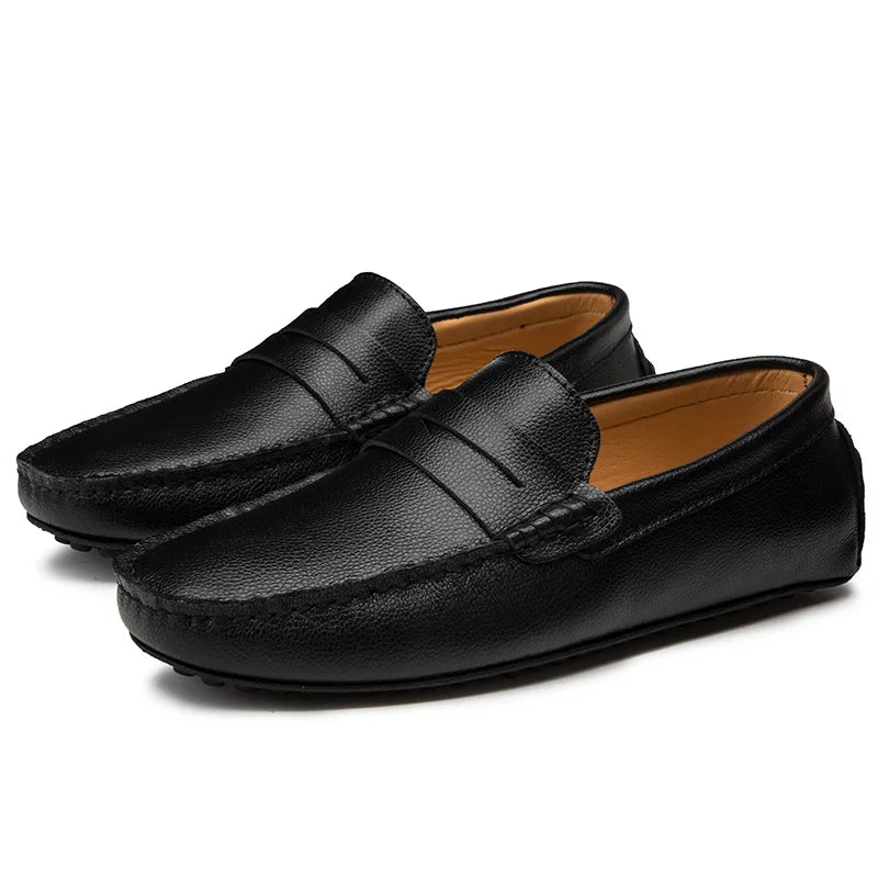 Mocassins casuais de verão em pele