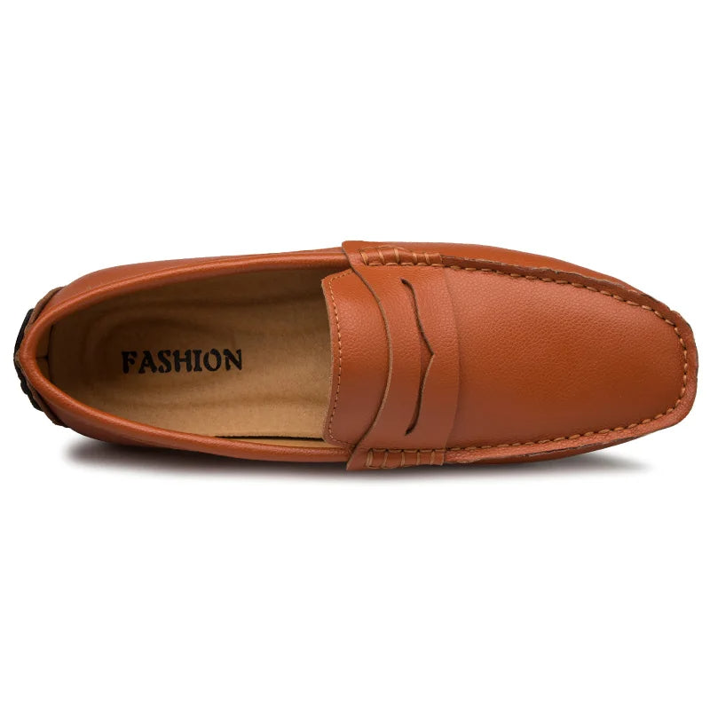 Mocassins casuais de verão em pele