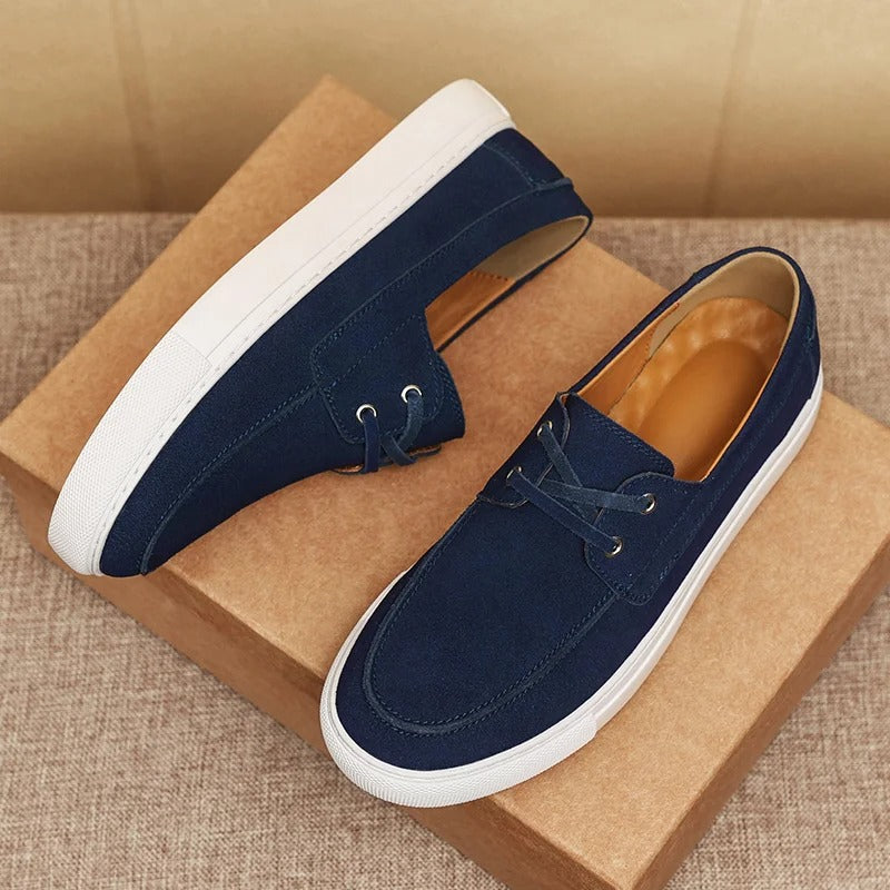 Sapatos elegantes de camurça