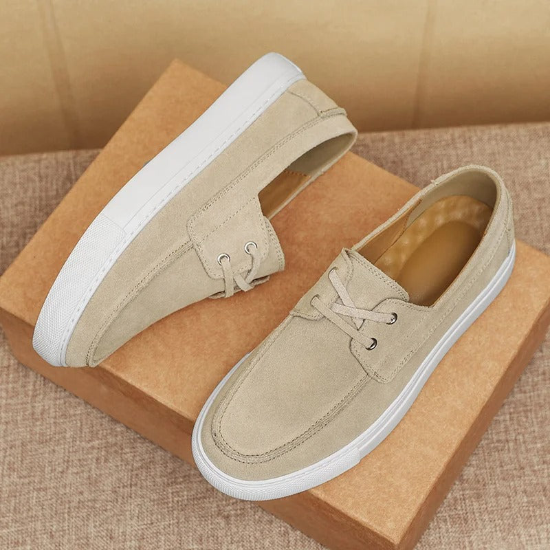Sapatos elegantes de camurça