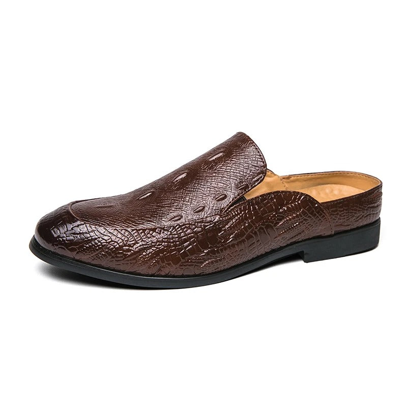 Sapatos elegantes com estampado de crocodilo